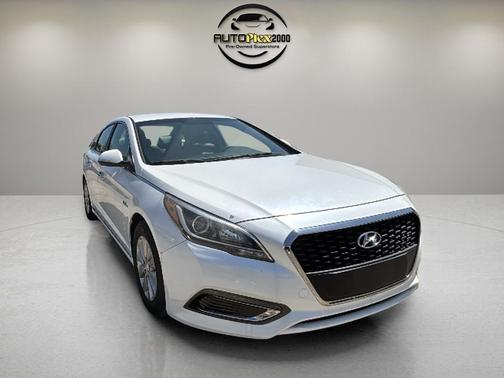2017 Hyundai SONATA Hybrid SE