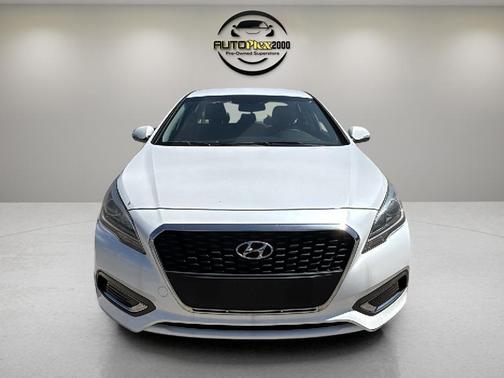 2017 Hyundai SONATA Hybrid SE