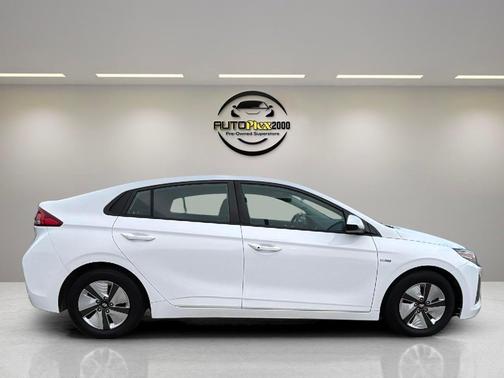 Ceramic White 2018 Hyundai IONIQ Hybrid Blue