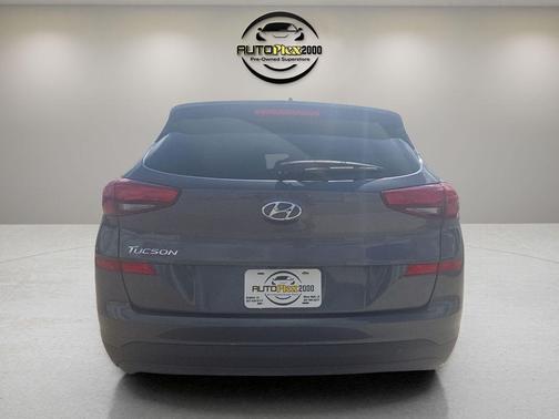 2021 Hyundai TUCSON SE