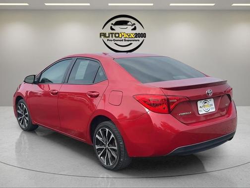 Barcelona Red Metallic 2018 Toyota Corolla SE