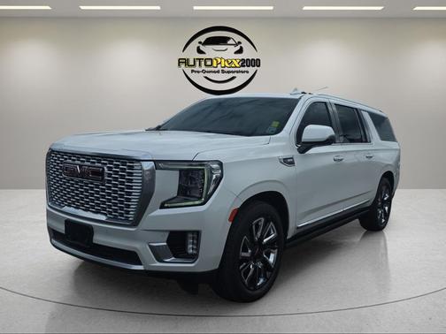 White Frost Tricoat 2021 GMC Yukon XL Denali