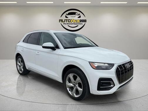 Ibis White 2021 Audi Q5 45 Premium Plus