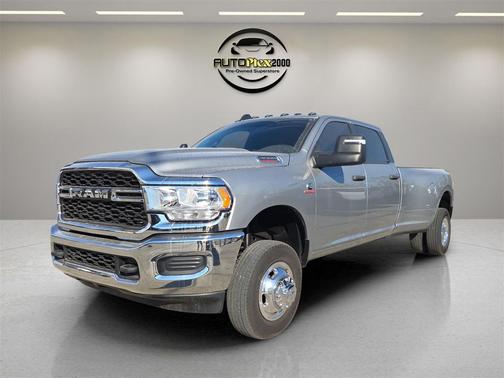 2024 RAM 3500 Tradesman Crew Cab 4x4 8' Box