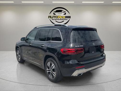 Black 2024 Mercedes-Benz GLB 250 4MATIC