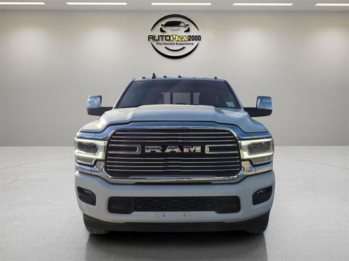 2023 RAM 3500 Laramie Crew Cab 4x4 8' Box