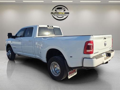 2023 RAM 3500 Laramie Crew Cab 4x4 8' Box