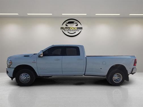 2023 RAM 3500 Laramie Crew Cab 4x4 8' Box