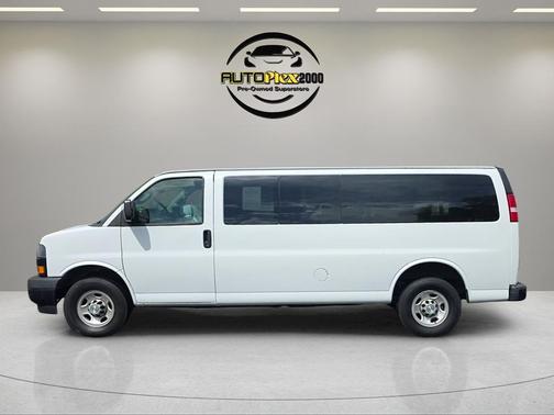 Summit White 2020 Chevrolet Express 3500 RWD 3500 Extended Wheelbase LS