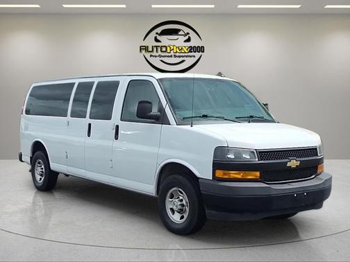 Summit White 2020 Chevrolet Express 3500 RWD 3500 Extended Wheelbase LS
