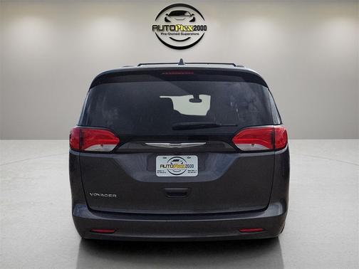 2021 Chrysler Voyager LXI