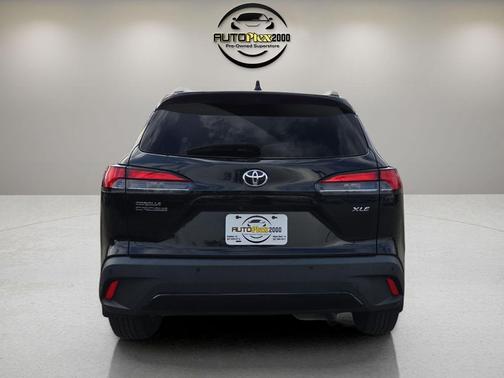 2022 Toyota Corolla Cross XLE