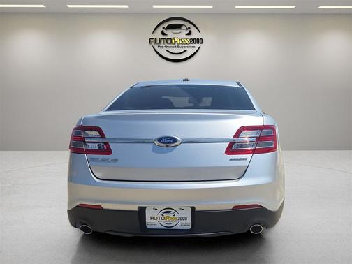 2018 Ford Taurus SE