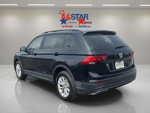 Pearl Metallic 2018 Volkswagen Tiguan 2.0T S 4MOTION