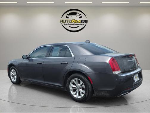 Granite Crystal Metallic Clearcoat 2016 Chrysler 300 Limited