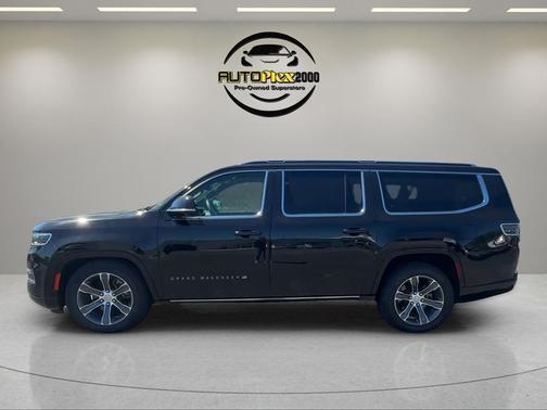 Diamond Black Crystal Pearlcoat 2024 Jeep Grand Wagoneer L 4x4