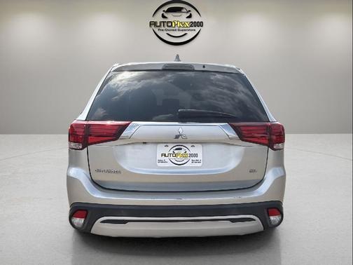 2020 Mitsubishi Outlander SE