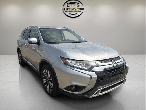 2020 Mitsubishi Outlander SE