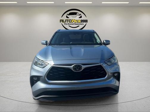 Moon Dust 2020 Toyota Highlander XLE