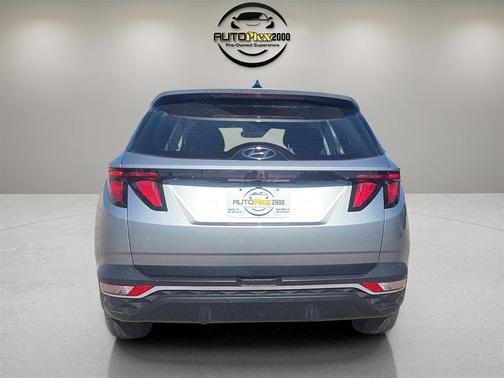 2022 Hyundai TUCSON SE