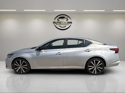 2021 Nissan Altima SR FWD