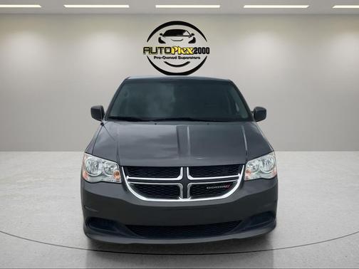 Granite Pearlcoat 2017 Dodge Grand Caravan SE