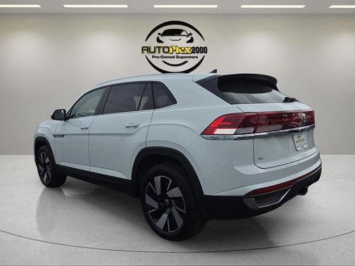 2025 Volkswagen Atlas Cross Sport 2.0T SE w/Technology