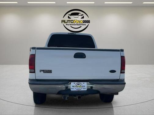 Oxford White Clearcoat 2004 Ford F-350 Lariat