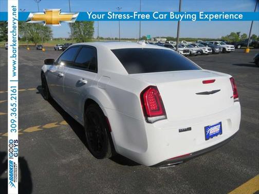2022 Chrysler 300 Touring