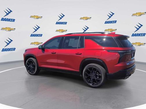 Radiant Red Tintcoat 2025 Chevrolet Traverse RS