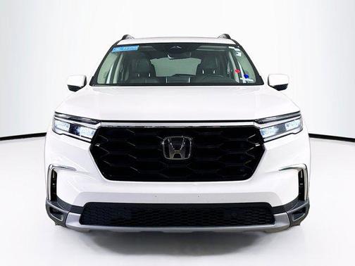 Platinum 2024 Honda Pilot Touring 8-Passenger