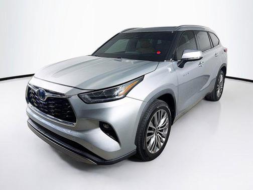 2021 Toyota Highlander Hybrid Platinum