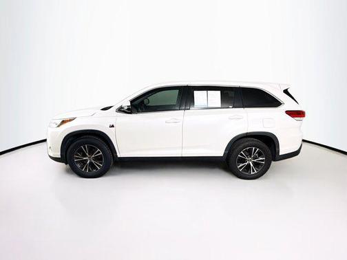 2019 Toyota Highlander LE I4