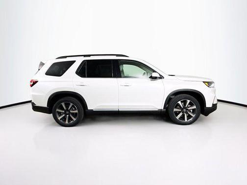 2025 Honda Pilot Touring 8-Passenger