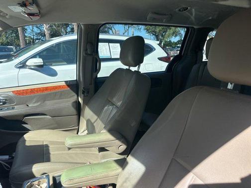 2015 Chrysler Town & Country Touring