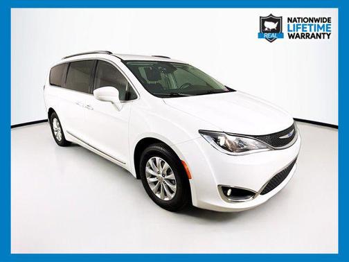 2018 Chrysler Pacifica Touring-L Plus
