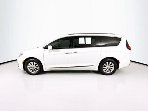 2018 Chrysler Pacifica Touring-L Plus