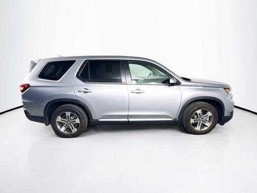 Silver 2025 Honda Pilot EX-L