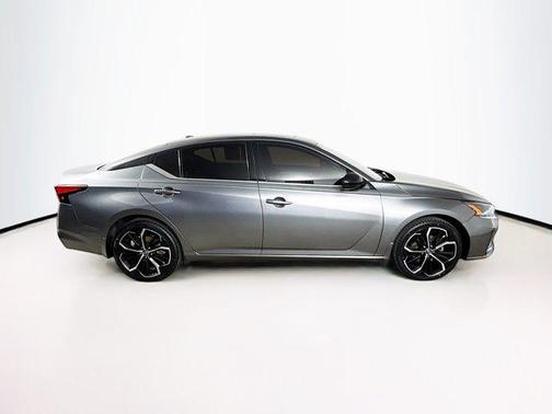 2023 Nissan Altima SR Intelligent AWD