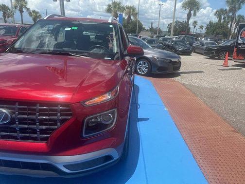 2023 Hyundai VENUE Limited