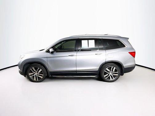 Silver 2017 Honda Pilot Elite