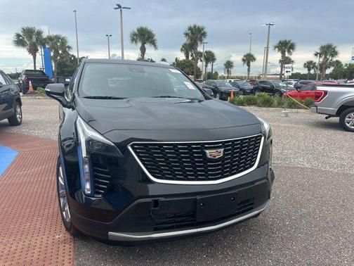 2023 Cadillac XT4 Premium Luxury