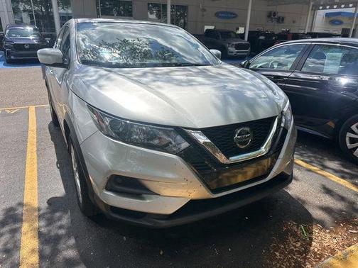 Brilliant Silver Metallic 2022 Nissan Rogue Sport S