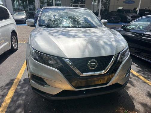 Brilliant Silver Metallic 2022 Nissan Rogue Sport S