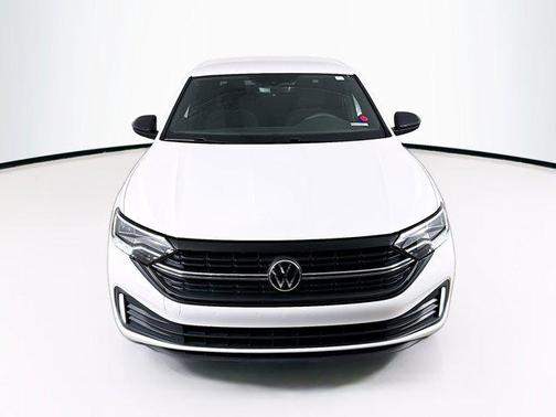 Pure White 2023 Volkswagen Jetta 1.5T Sport