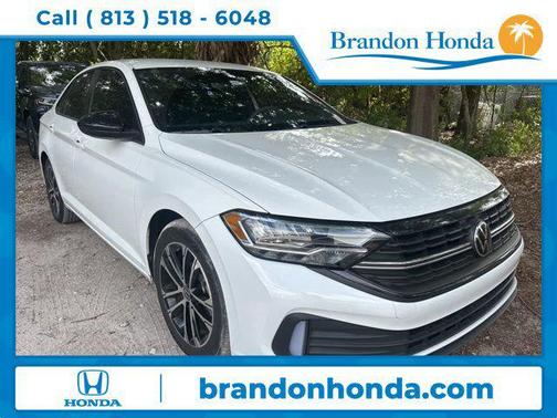 Pure White 2023 Volkswagen Jetta 1.5T Sport