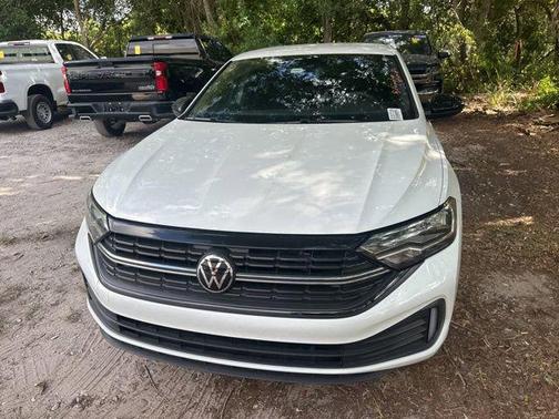 Pure White 2023 Volkswagen Jetta 1.5T Sport