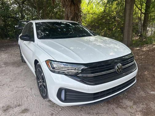 Pure White 2023 Volkswagen Jetta 1.5T Sport