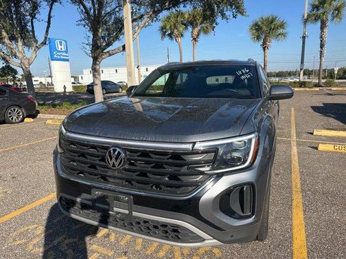 2024 Volkswagen Atlas Cross Sport 2.0T SE w/Technology