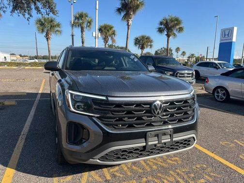 2024 Volkswagen Atlas Cross Sport 2.0T SE w/Technology